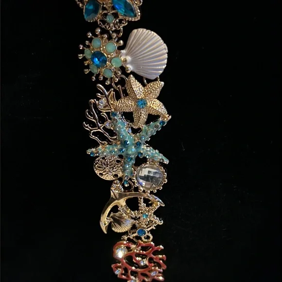 Starfish gorgeous beach themed bracelet NWT - Picture 2 of 6